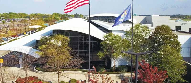 Bishop International Airport (FNT)