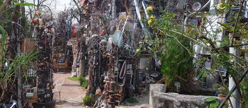Nhà thờ Rác - Cathedral of Junk, Austin