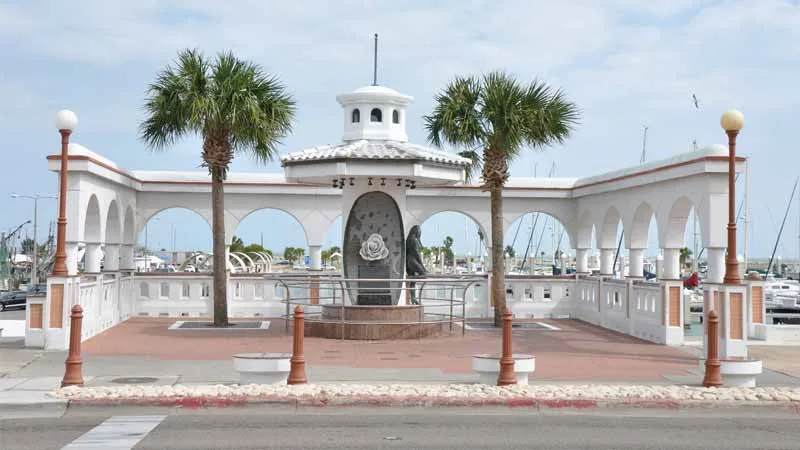 Mirador de la Flor (Tượng Selena)