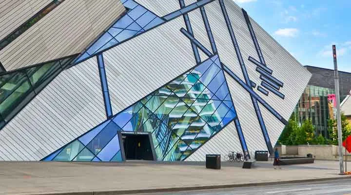 Bảo tàng Hoàng gia Ontario ROM Toronto