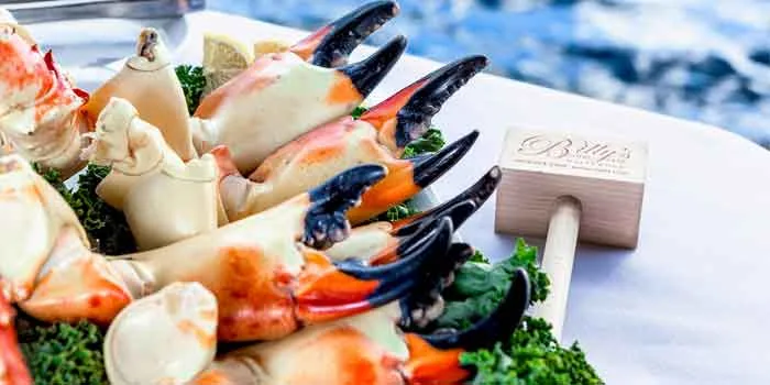 Món càng cua đá Stone Crab Claws đặc sản Nam Florida