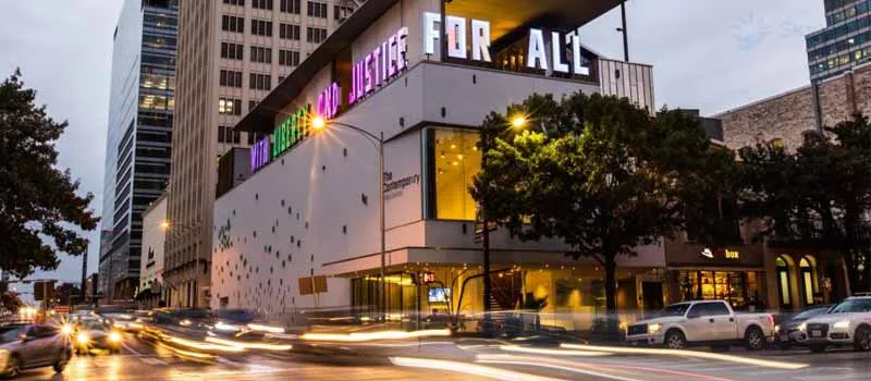 Khu nghệ thuật và giải trí Warehouse District